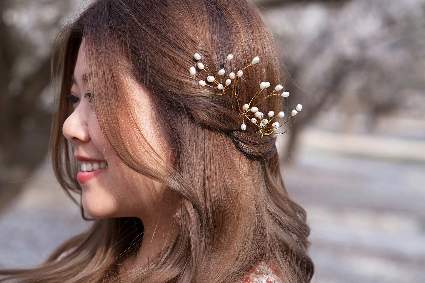 Spread-out Flowers Freshwater Pearl Hair Pins