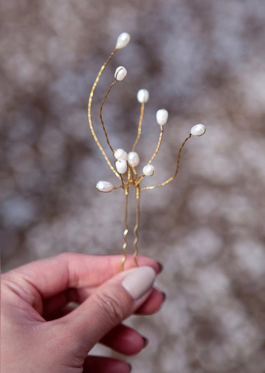 Spread-out Flowers Freshwater Pearl Hair Pins